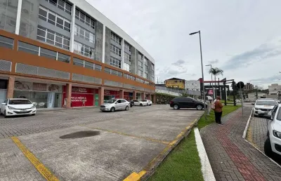 À venda | loja comercial com 98m² e 1 vaga de garagem - forquilinhas, em são josé.