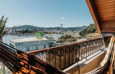 Alto padrão com vista mar, piscina aquecida privativa, churrasqueira, lareira e 3 quartos - à venda no bairro estreito.