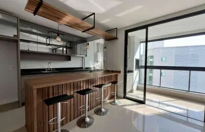 Locação | 87 m², 2 quartos (ambos suítes), mobiliado, sacada com churrasqueira e 3 vagas de garagem - agronômica, em florianópolis.