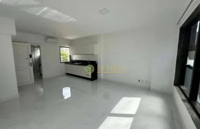Locação no centro de florianópolis! 55m² privativos e 1 quarto.