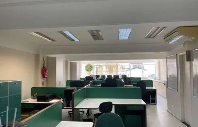 Sala comercial mobiliada e com 106m² - à venda no centro de florianópolis.