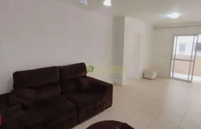 À venda próximo ao shopping itaguaçu! 3 quartos, sacada com churrasqueira e 1 vaga de garagem.