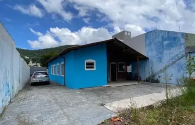 Oportunidade de investimento! casa com 6 quartos, kitnets , 360m² e 6 vagas de garagem.