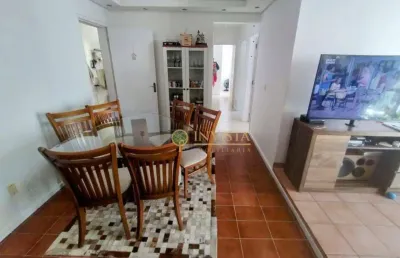À venda no centro de florianópolis! 3 quartos, sacada com vista mar e 1 vaga de garagem.