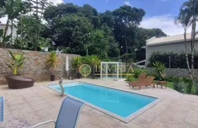 À venda em condomínio fechado! 4 quartos, piscina privativa, varanda gourmet e 360m².