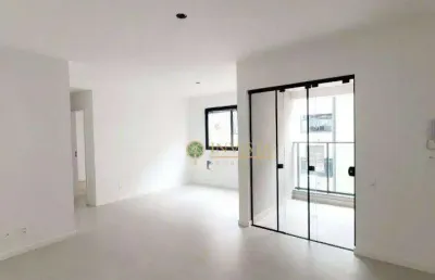 À venda | sacada com churrasqueira, 2 quartos, hobby box e 1 vaga de garagem - estreito, florianópolis.