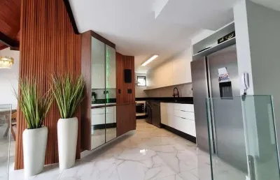 À venda | cobertura triplex de 3 quartos e vista parcial para o mar na praia dos ingleses.