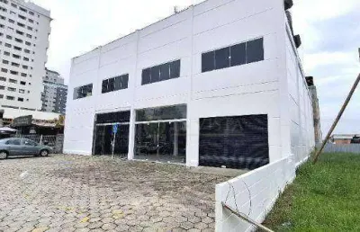 Locação | galpão com 630 m², mezanino e 5 vagas de garagem - av. pedra branca, em palhoça/sc