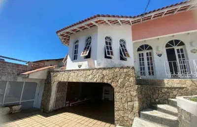 À venda | 419 m², 3 quartos, varanda e 3 vagas de garagem - agronômica, em florianópolis.
