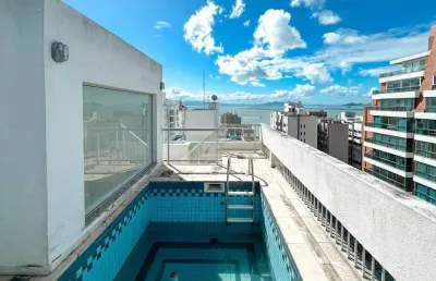 Locação | 205 n², duplex, 3 quartos, terraço com piscina e vista mar - centro, em florianópolis.