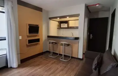 À venda |  mobiliado, 45 m², 1 quarto e 1 vaga de garagem - centro, em florianópolis.