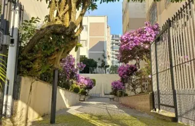Locação | 68 m², 2 quartos e 1 vaga rotativa - centro de florianópolis, próximo ao beiramar shopping.
