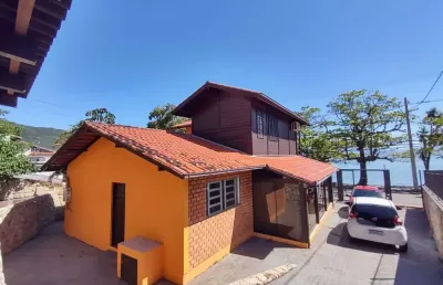 À venda | 200 m², frente mar, 2 pavimentos, 2 quartos e 3 vagas - santo antônio de lisboa, florianópolis.