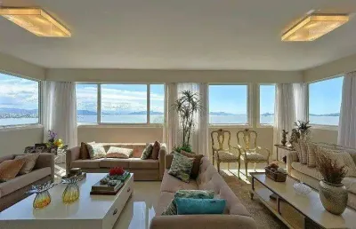 À venda | duplex, 377 m², terraço privativo, vista mar, 3 quartos e 3 vagas - próximo ao colégio catarinense, centro de florianópolis.