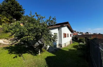À venda | 360 m², 2 quartos (1 suíte), vista mar e 4 vagas de garagem - agronômica, florianópolis.