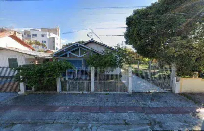 À venda | 350 m², 50 metros do mar, churrasqueira, 4 quartos - cachoeira do bom jesus, florianópolis.