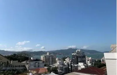 Locação | 108 m², andar alto, 3 suítes, terraço privativo e 2 vagas - coqueiros, em florianópolis.