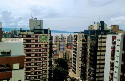 Semi mobiliado, 3 quartos sendo 1 suíte, 1 vaga de garagem - á venda no centro de florianópolis