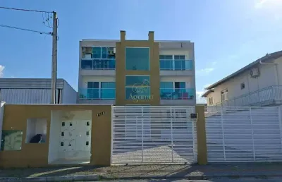 Apartamento 2 quartos na parte alta do cordeiros com excelente localização.