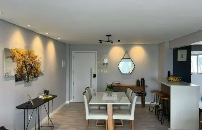 Apartamento mobiliado e decorado com muito bom gosto no coração de itajaí