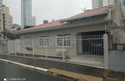 Casa com 4 quartos à venda na Rua 3610, 341, Centro, Balneário Camboriú