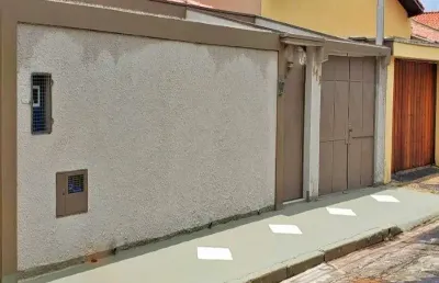 Venda ,  casa bem  localizada  ao  lado da igreja são lazaro bairro padre bento é um dos melhores bairros para se morar na cidade de itu