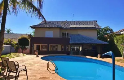 Oportunidade de negocio , casa  assobradada com  4 suítes, campo santo antonio