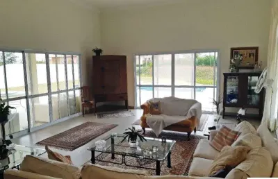 Casa térrea disponível para venda no condomínio xapada parque ytu em itu, são 1200 m² de área total sendo que 354 m² de construção .