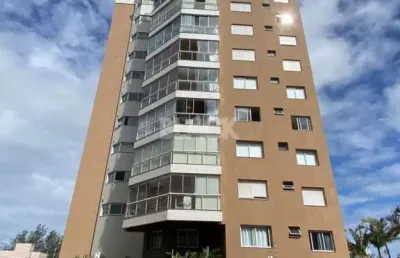 Apartamento com 3 suítes a poucos passos do mar em torres rs