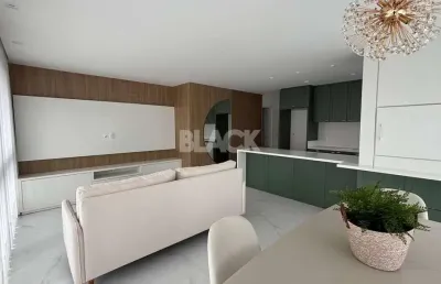 Apartamento com 2 suítes no edificio london em torres rs