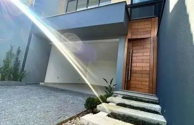 Casa com 3 quartos à venda na Rua Irani, 498, Floresta, Joinville
