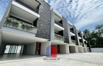 Casa com 3 quartos à venda na Rua dos Bandeirantes, 42, Glória, Joinville