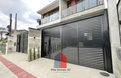 Casa com 3 quartos à venda na Rua Paraíba, 605, Anita Garibaldi, Joinville