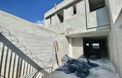 Casa com 2 quartos à venda em piratininga (venda nova), belo horizonte  por r$ 438.000
