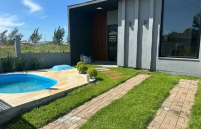 Casa de 03 dormitórios com piscina no barro guarani