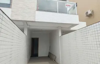 Casa à venda em santos-sp, bairro embaré: 3 quartos, 2 suítes, 1 sala, 3 banheiros, 2 vagas de garagem - 129 m² de conforto e elegância!