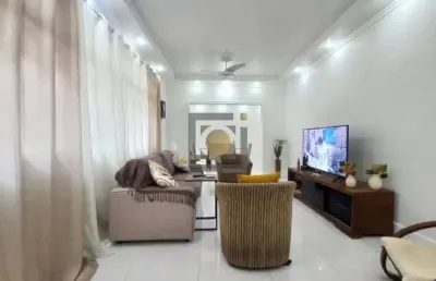 Casa com 3 quartos à venda na Rua Carlos Gomes, 169, Campo Grande, Santos