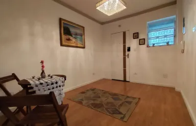 Apartamento à venda em santos-sp, bairro pompéia: 1 quarto, 1 sala, 1 banheiro, vaga de garagem, 48m². aproveite!