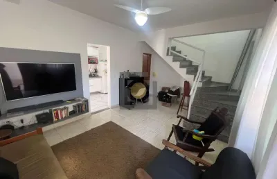 Casa à venda em santos-sp, marapé: 2 quartos, 2 suítes, sala, 3 banheiros, 2 vagas e 90m² de área. confira!