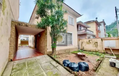 Imperdível: casa à venda em santos-sp, no marapé, com 4 quartos, 2 salas, 3 banheiros, 3 vagas de garagem e 400m² de área.