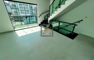 Casa à venda em santos-sp, campo grande: 2 quartos, 2 suítes, 2 salas, 2 banheiros, 2 vagas na garagem, 98,08m². venha conferir!