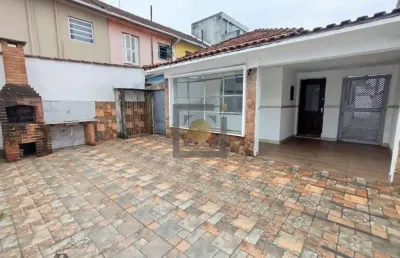 Casa  à venda em santos-sp, campo grande: 2 quartos, 1 sala, 2 banheiros, 4 vagas, 224m²!