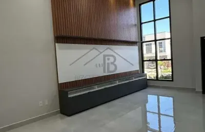 Casa no condomínio mantova em indaiatuba-sp! 3 suítes sendo 1 com closet! casa rica em armários planejados! pronta para morar. agende sua visita!