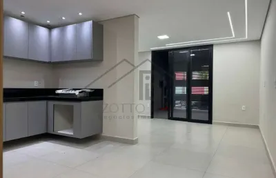 Casa à venda em indaiatuba-sp: 2 quartos, 1 suíte, 2 salas, 2 banheiros, 2 vagas de garagem, 125 m² no jardim adriana.