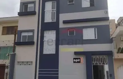 Condomínio fechado de apartamentos à 250metros do metrô