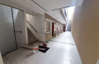 Apartamento novo, pronto pra morar, próximo do metro  700 metros, 2 dormitórios, quintal
