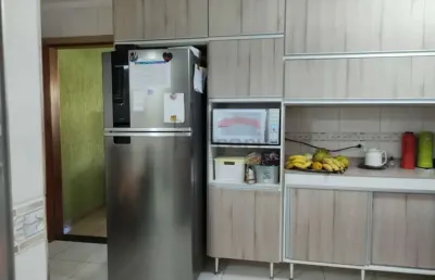 Sobrado a venda, água fria, 02 dormitórios, 01 vaga, 02 banheiros, pequeno, quintal