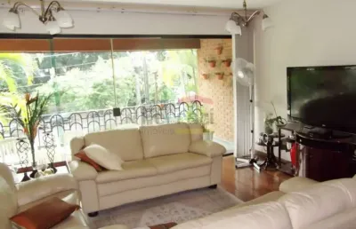 Sobrado á venda no jardim frança - 380m² - 3 dormitórios e 5 vagas.