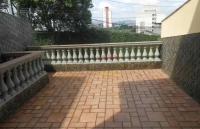 Sobrado a 750 metros do metrô tucuruví. 165 m2. 3 dormitórios, 1 suíte, 4 vagas