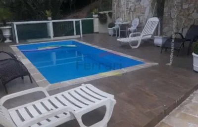 Casa serra da cantareira, no loteamento pq suíça com 380m de área útil,